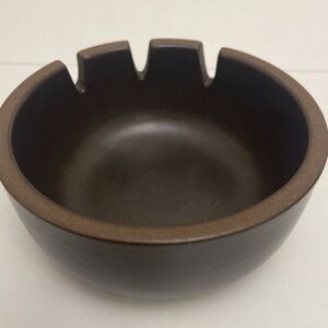 Vintage HEATH Ceramic Pottery Ashtray Two-Tone Brown Speckle 3 Slots MCM 4 3/4”